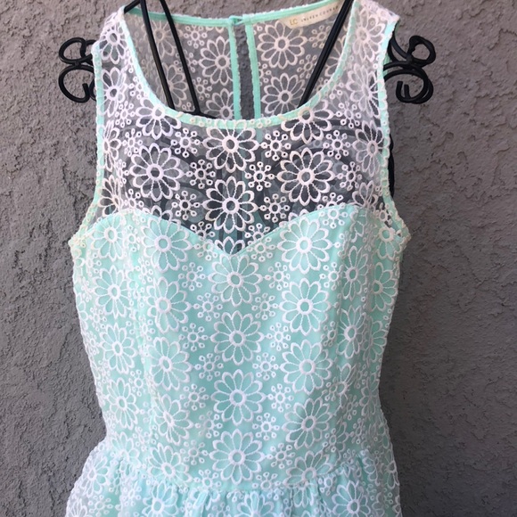 Lauren Conrad White Floral Lace Mint Green Dress 8 - Picture 4 of 11